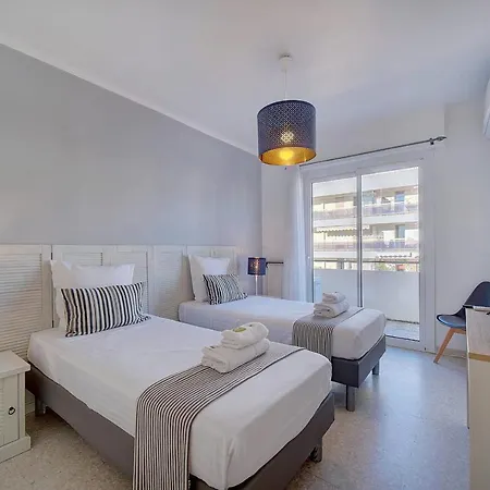 Immogroom- Spacious- Large Terrace - Bright - Ac- Center- Congressbeaches Apartment