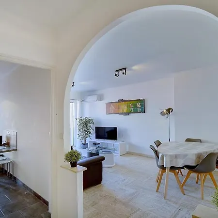 Immogroom- Spacious- Large Terrace - Bright - Ac- Center- Congressbeaches Cannes