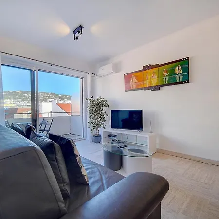 Immogroom- Spacious- Large Terrace - Bright - Ac- Center- Congressbeaches * Cannes