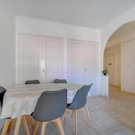 Immogroom- Spacious- Large Terrace - Bright - Ac- Center- Congressbeaches * Cannes