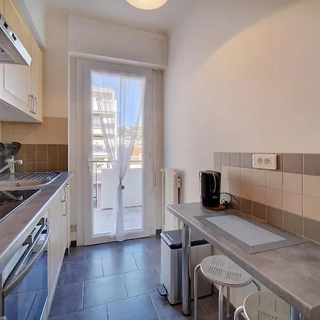 Immogroom- Spacious- Large Terrace - Bright - Ac- Center- Congressbeaches Apartment