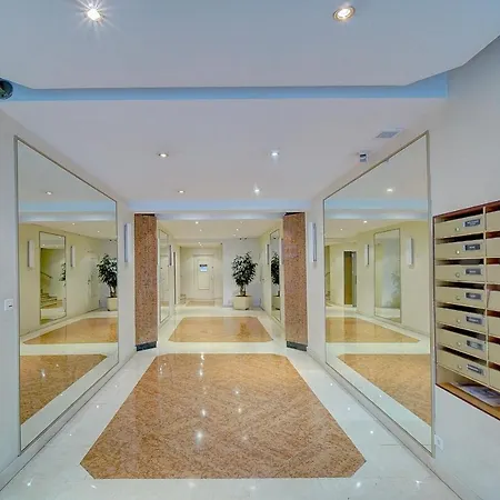 Immogroom- Spacious- Large Terrace - Bright - Ac- Center- Congressbeaches * Cannes